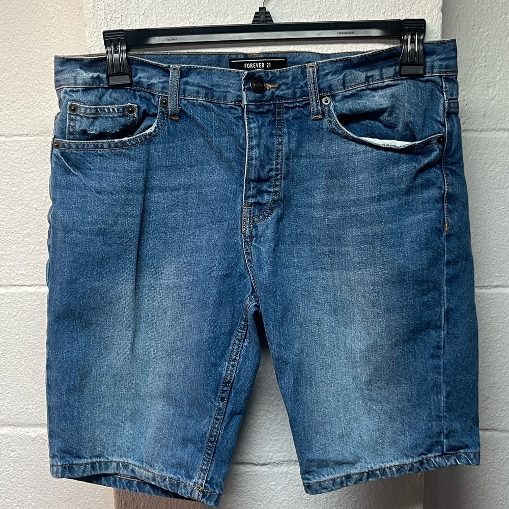 Forever 21 Men's Blue Denim Jean
Shorts Size 33 JORTS